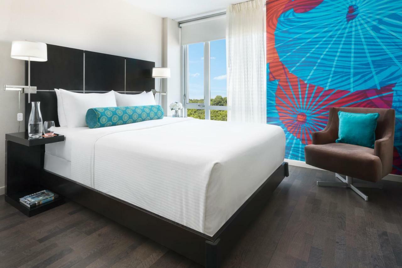 Hotel Indigo Boston - Newton Riverside Eksteriør billede